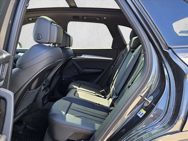 Used 2020 Audi Q5 2.0T Premium w/ Titanium Sport Package AWD/4WD image 13