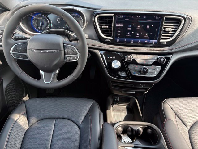 New 2027 Chrysler Pacifica Select FWD image 3