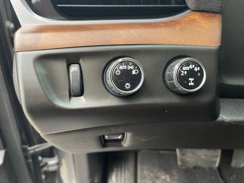 Used 2020 Cadillac Escalade Premium Luxury w/ Escalade Sport Edition image 6