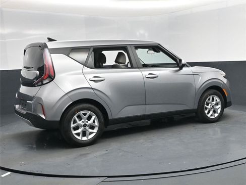 New 2025 Kia Soul LX w/ LX Technology Package image 8