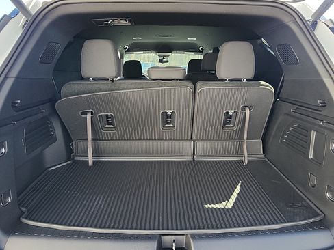 New 2026 Chevrolet Traverse LT w/ LPO, Floor Liner Package FWD image 25