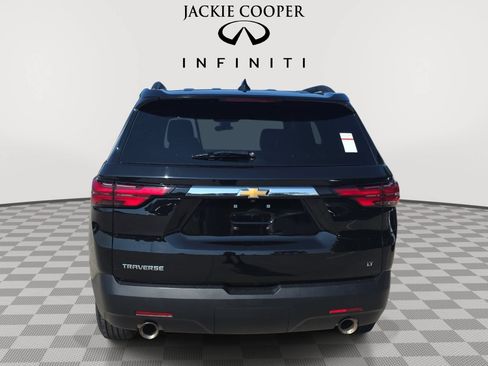 Used 2023 Chevrolet Traverse LT w/ LPO, Floor Liner Package FWD image 6