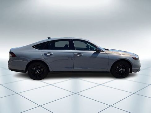 Certified 2025 Honda Accord SE image 4