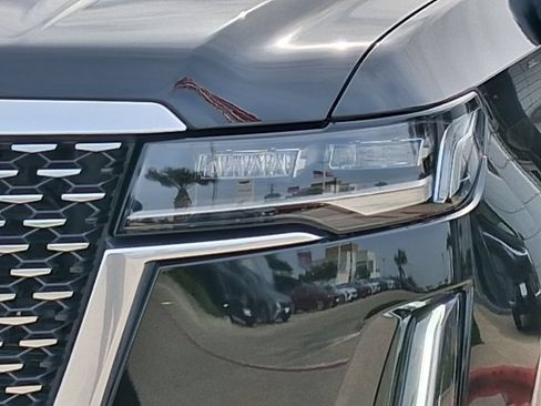 Used 2023 Cadillac Escalade ESV Premium Luxury RWD image 8