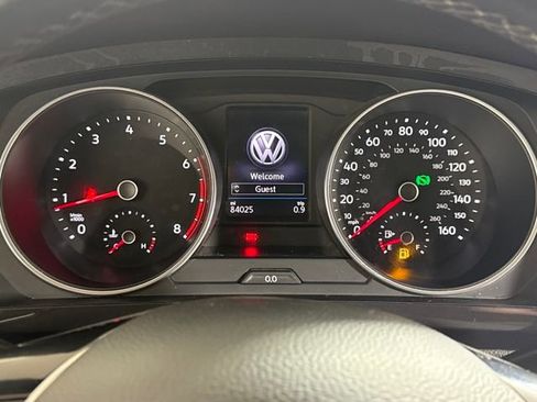 Used 2019 Volkswagen Tiguan SE image 21