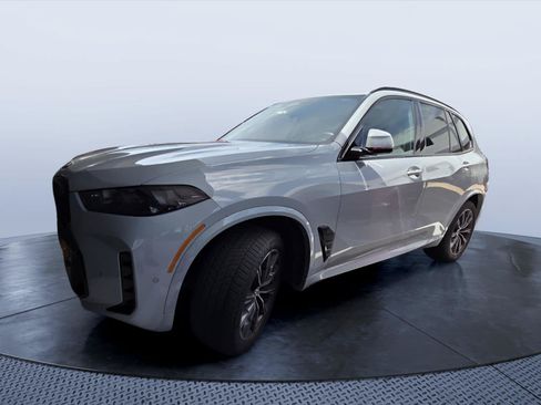Used 2026 BMW X5 xDrive40i w/ M Sport Package AWD/4WD image 2
