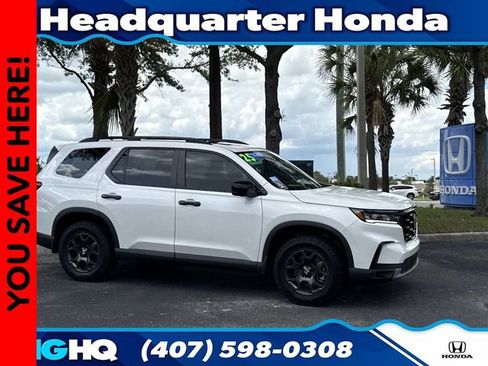 Certified 2025 Honda Pilot TrailSport image 1