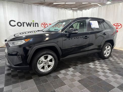Used 2021 Toyota RAV4 XLE AWD/4WD image 4
