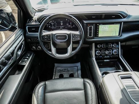 Used 2024 GMC Yukon Denali w/ Advanced Technology Package AWD/4WD image 31