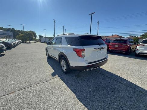 Certified 2023 Ford Explorer XLT w/ Equipment Group 202A AWD/4WD image 3