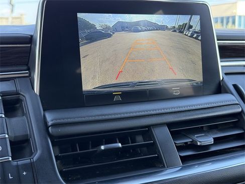 Used 2022 Chevrolet Tahoe Z71 image 15