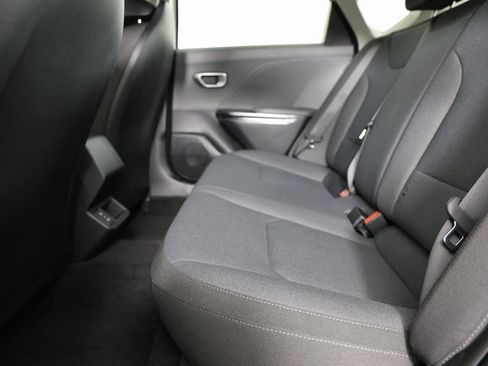 New 2025 Kia K4 LXS image 8