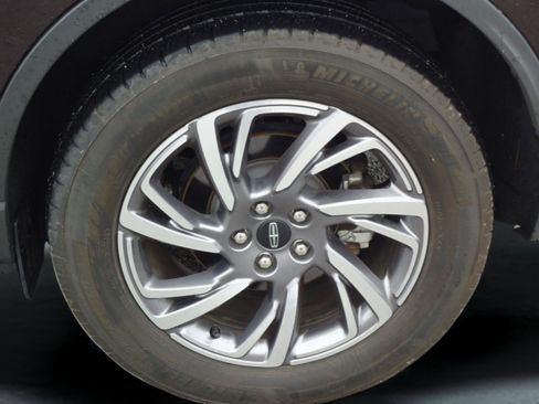 Used 2023 Lincoln Corsair AWD w/ Equipment Group 101A image 9