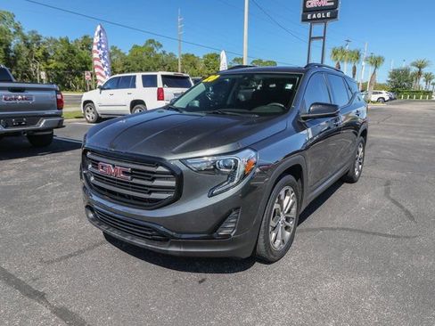Used 2020 GMC Terrain SLE w/ Driver Convenience Package image 3