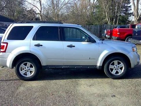 Used 2011 Ford Escape 4WD Hybrid image 12