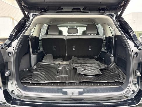 Used 2023 Toyota Highlander XLE FWD image 10