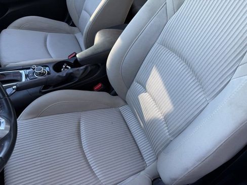 Used 2014 MAZDA MAZDA3 i Touring w/ Technology Package image 12