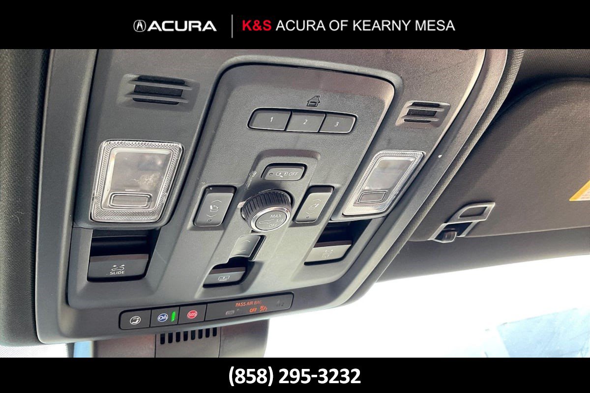 Used 2023 GMC Yukon Denali Ultimate AWD/4WD image 8