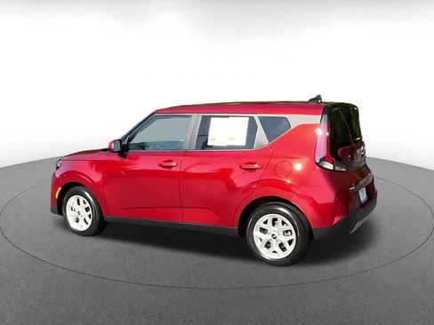 Used 2025 Kia Soul LX w/ LX Technology Package FWD image 7