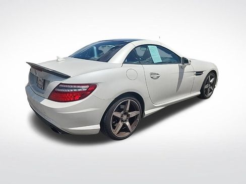 Used 2015 Mercedes-Benz SLK 250 image 4