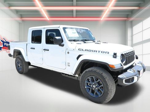 New 2026 Jeep Gladiator Mojave AWD/4WD image 4