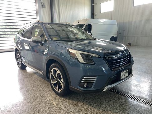 Used 2024 Subaru Forester Touring AWD/4WD image 1