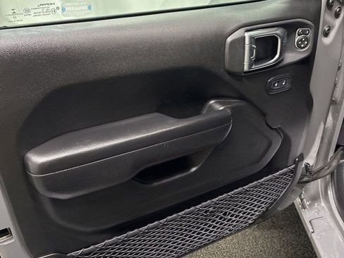 Used 2023 Jeep Wrangler Unlimited image 11