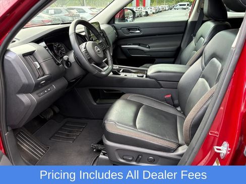 Certified 2023 Nissan Pathfinder SL w/ Black Appearance Package AWD/4WD image 18