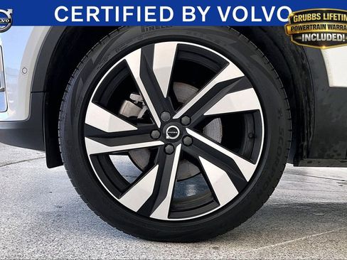 Certified 2024 Volvo XC40 B5 Ultimate w/ Protection Package Premier AWD/4WD image 12