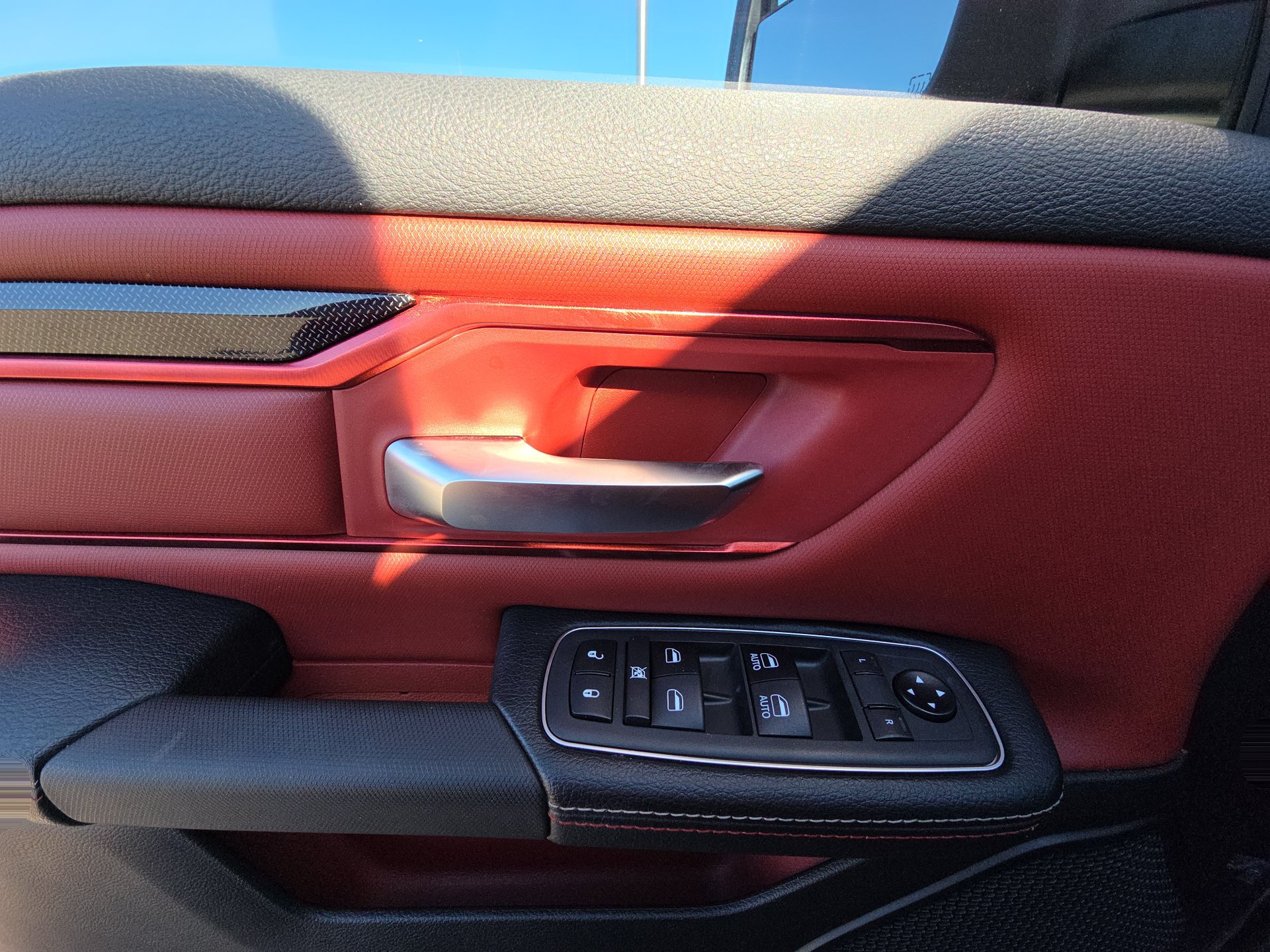 Used 2019 RAM 1500 Rebel AWD/4WD image 15