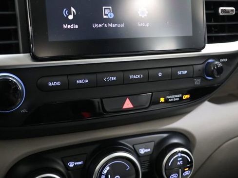 Used 2025 Hyundai Venue SEL FWD image 21