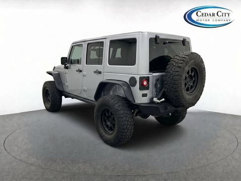 Used 2012 Jeep Wrangler Unlimited Rubicon w/ Connectivity Group AWD/4WD image 3