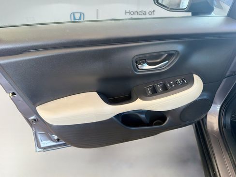 Used 2025 Honda HR-V LX image 19