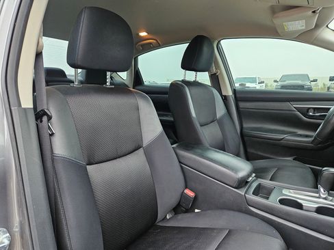 Used 2017 Nissan Altima 2.5 SR w/ Midnight Edition Package image 30