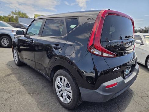 Used 2022 Kia Soul LX FWD image 7