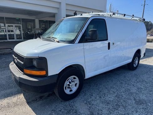 Used 2013 Chevrolet Express 2500 image 2