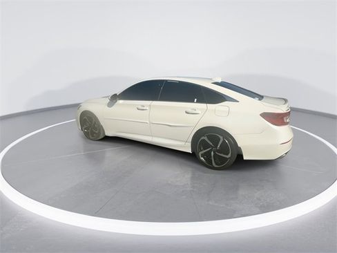 Used 2019 Honda Accord Sport image 6
