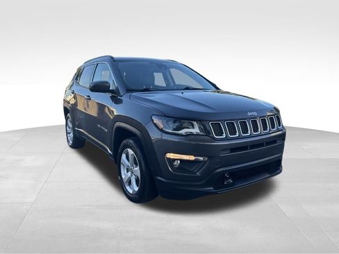 Used 2018 Jeep Compass Latitude w/ Popular Equipment Group image 2