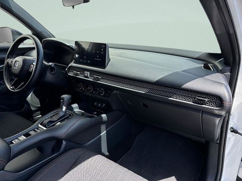 Certified 2026 Honda HR-V Sport image 34