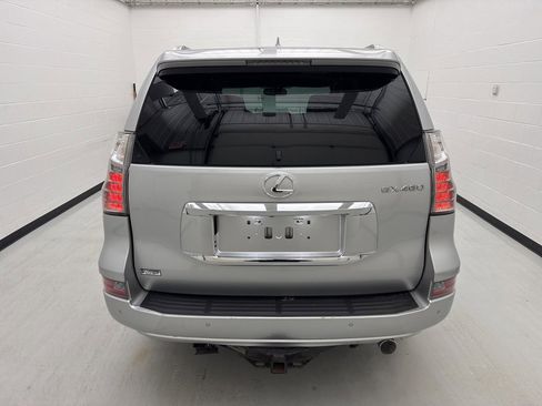 Used 2016 Lexus GX 460 image 11
