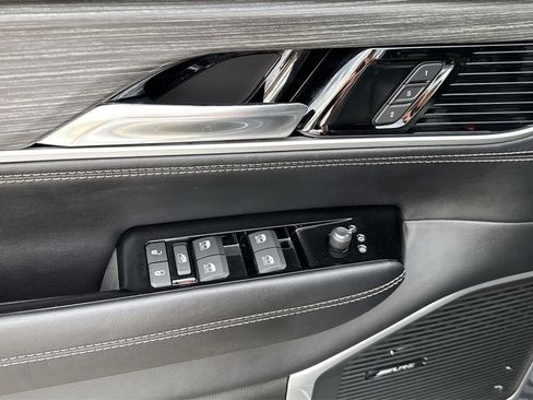 Used 2023 Jeep Wagoneer Series II image 41