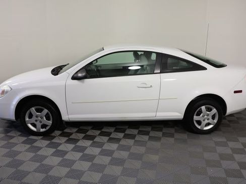 Used 2005 Chevrolet Cobalt Coupe FWD image 5