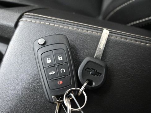 Used 2010 Chevrolet Camaro SS image 25