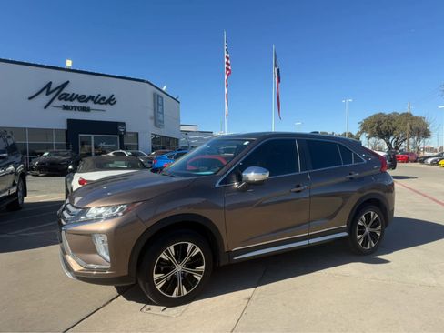 Used 2018 Mitsubishi Eclipse Cross SE image 1