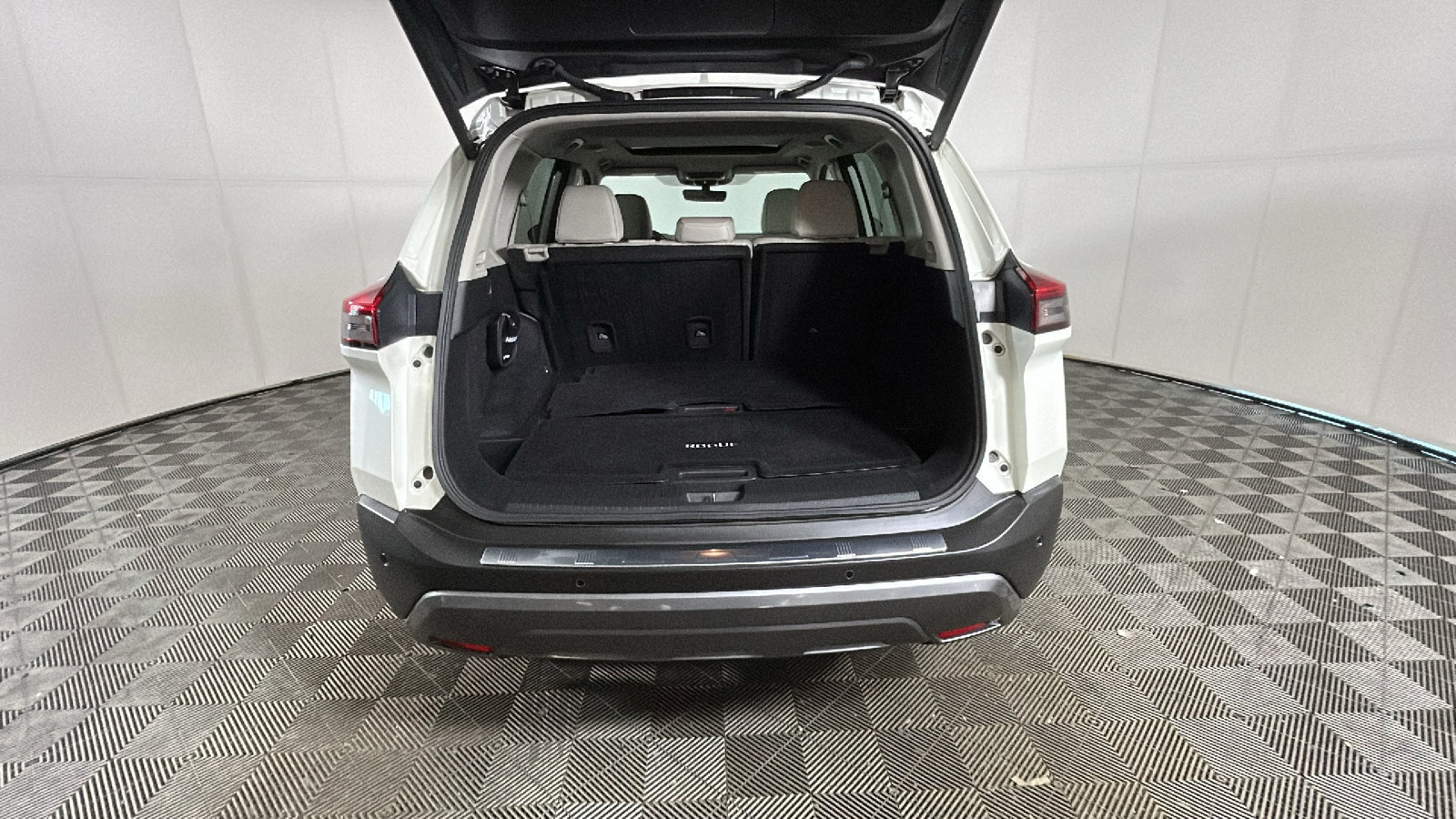 Used 2023 Nissan Rogue SL w/ SL Premium Package AWD/4WD image 34
