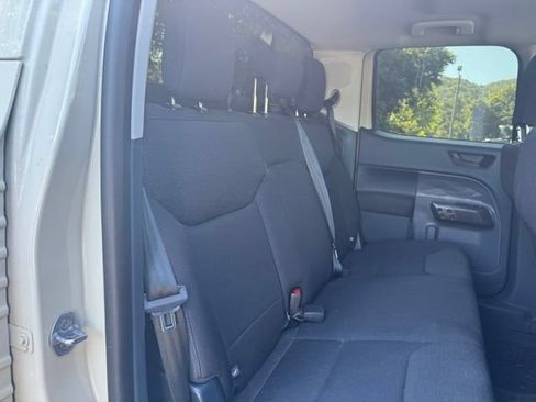 Used 2025 Ford Maverick XL w/ Equipment Group 102A AWD/4WD image 25