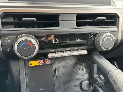 Certified 2025 Toyota 4Runner TRD Off-Road image 12