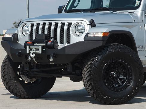 Used 2023 Jeep Gladiator Overland AWD/4WD image 6