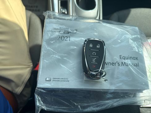Used 2021 Chevrolet Equinox LT image 26