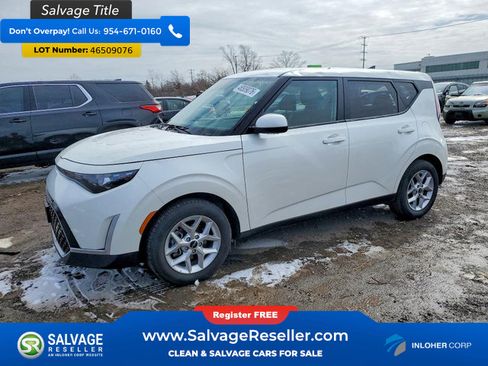 Used 2025 Kia Soul LX w/ LX Technology Package FWD image 1